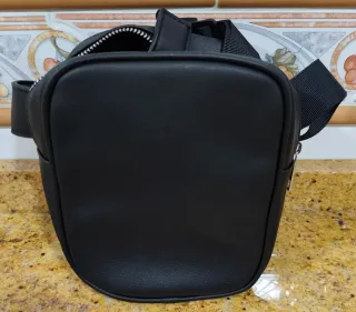 Riñonera de cuero negra