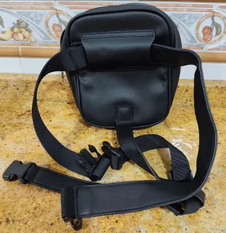 Riñonera de cuero negra