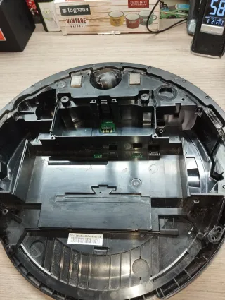 Roomba E5, carcasa principal: placa base, sensores