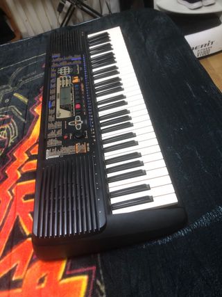 Teclado Yamaha PSR-195