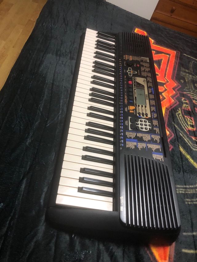 Teclado Yamaha PSR-195