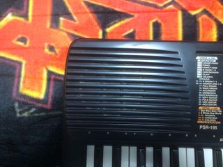 Teclado Yamaha PSR-195