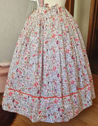 Falda indumentaria valenciana