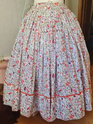 Falda indumentaria valenciana