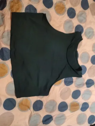 Camiseta verde sin mangas