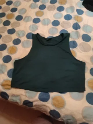 Camiseta verde sin mangas