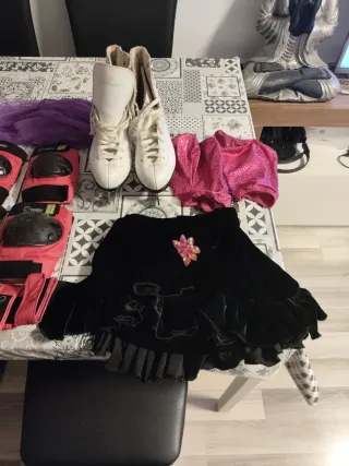 Patines hielo y protecciones niña