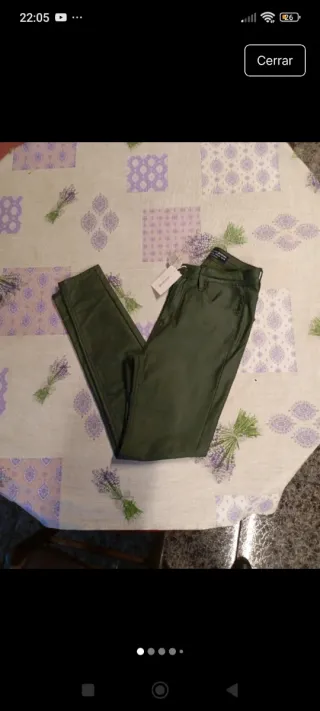 Pantalón pitillo verde