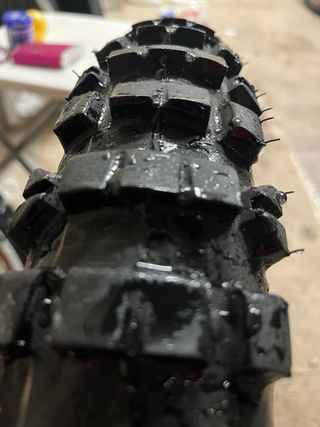 Llantas Derbi con Radios Rojos