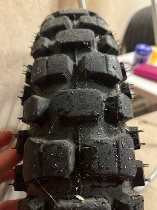 Llantas Derbi con Radios Rojos