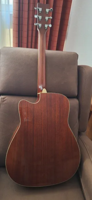 Guitarra Yamaha FGC-TA TransAcoustic