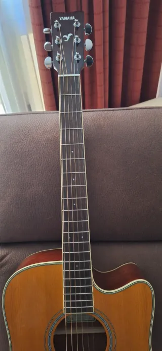 Guitarra Yamaha FGC-TA TransAcoustic