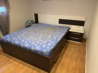 Mesita y cabezal de cama negociable