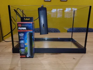 Acuario 40L + Calentador Fluval 50W