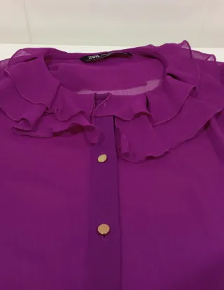 Blusa Zara Morada Transparente Volantes