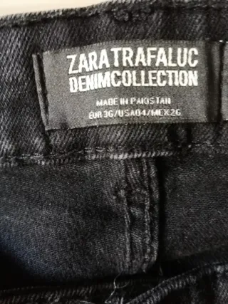 Pantalón vaquero negro flare