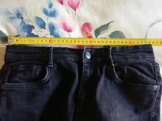 Pantalón vaquero negro flare