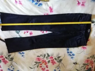 Pantalón vaquero negro flare
