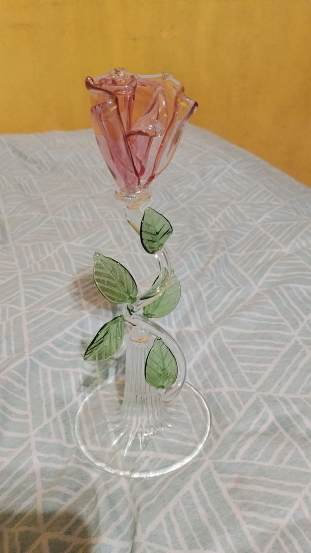 Rosa de cristal hecha a mano