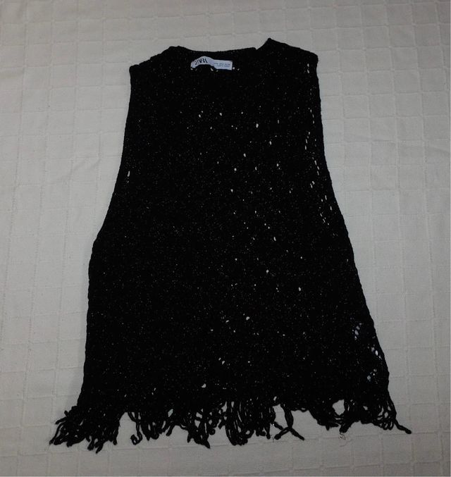 Chaleco Zara negro con flecos