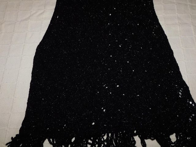 Chaleco Zara negro con flecos