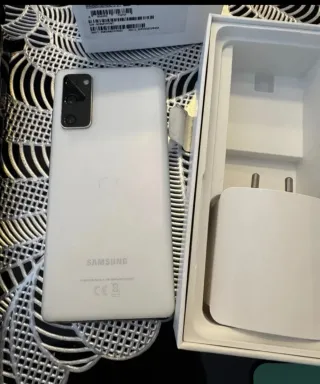 Samsung Galaxy S20 FE 5G Impecable