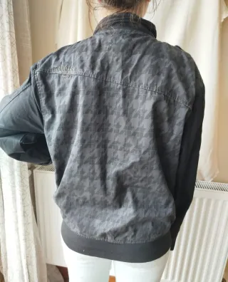 Chaqueta Bomber Billabong Negra y Gris