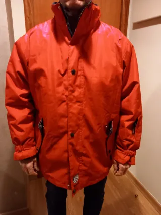 Anorak hombre rojo