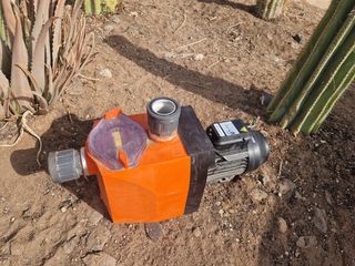 Bomba de piscina naranja