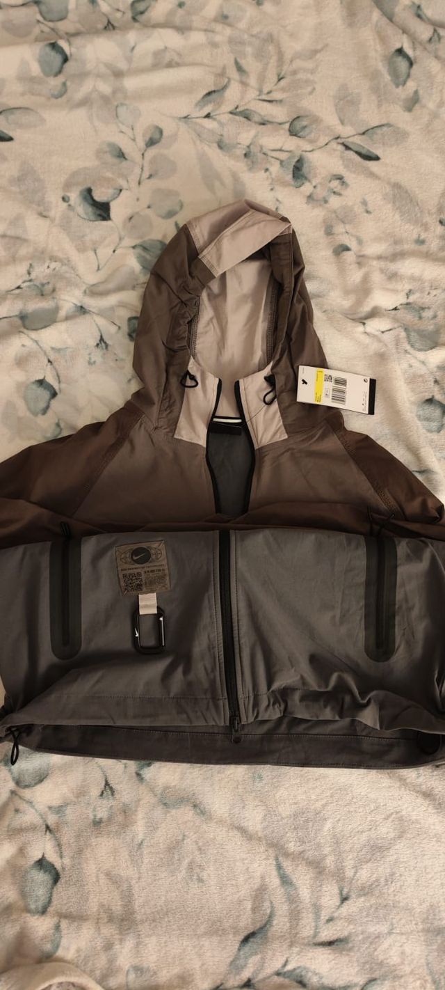 Chaqueta Nike Talla S Marrón y Gris