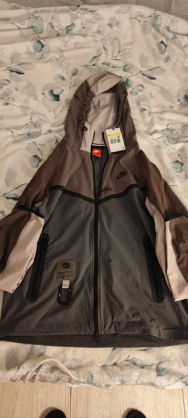 Chaqueta Nike Talla S Marrón y Gris