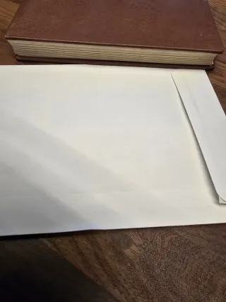 Lote de sellos y 3 álbumes para David.