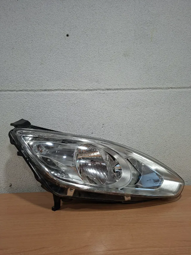 FARO DERECHO FORD C-MAX 2012