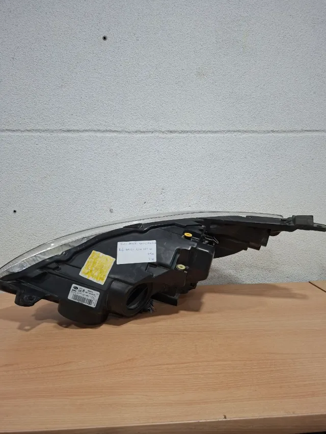 FARO DERECHO FORD C-MAX 2012