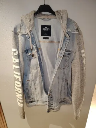 Chaqueta vaquera Hollister con capucha Talla M