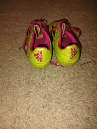 Scarpe da calcio Adidas verdi,rosa e neri