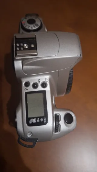 Cámara reflex Canon EOS 300