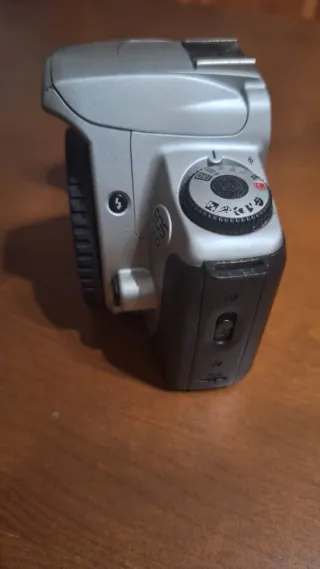 Cámara reflex Canon EOS 300