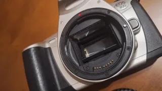 Cámara reflex Canon EOS 300