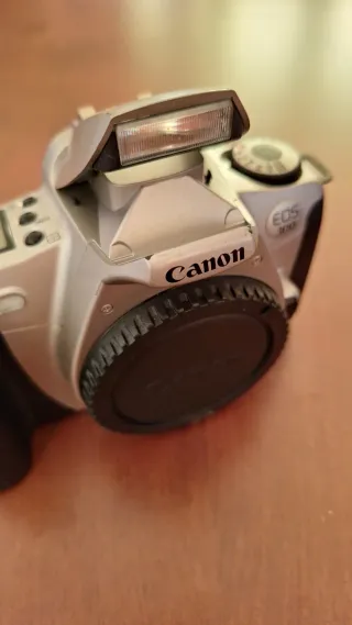 Cámara reflex Canon EOS 300