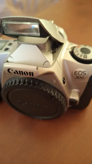 Cámara reflex Canon EOS 300