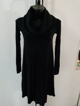 Vestito Twin-Set nero con sciarpa