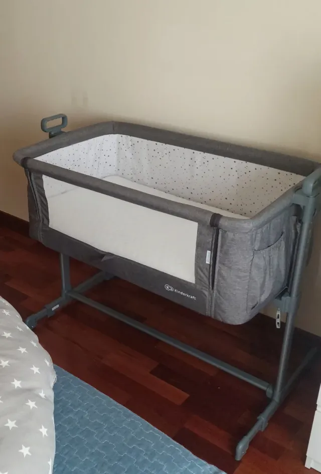 Minicuna Kinderkraft gris estrellas