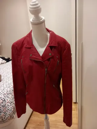 Cazadora polipiel roja