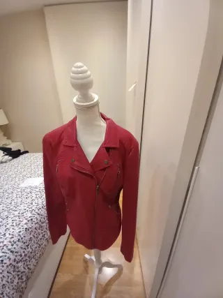 Cazadora polipiel roja