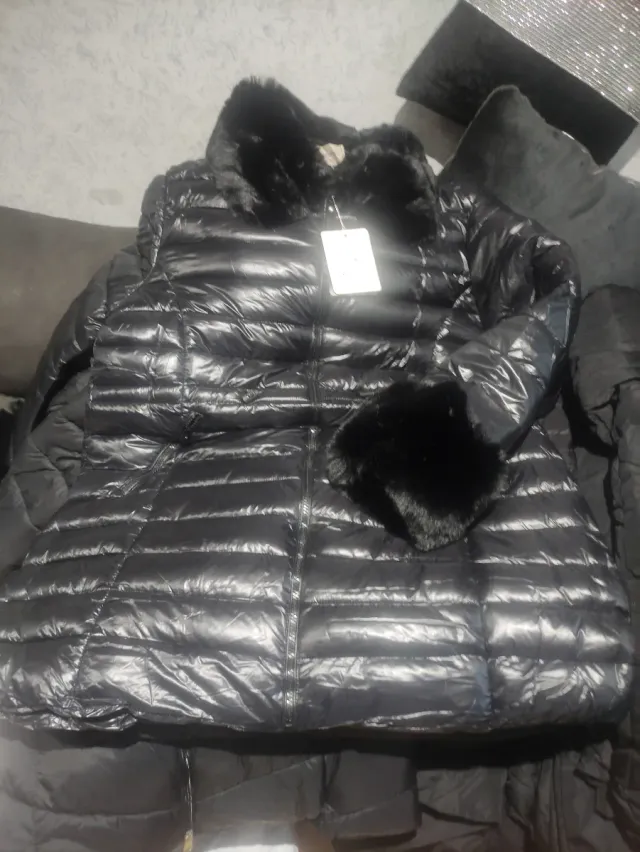 Chaqueta negra mujer con pelo desde la m astaxxxl