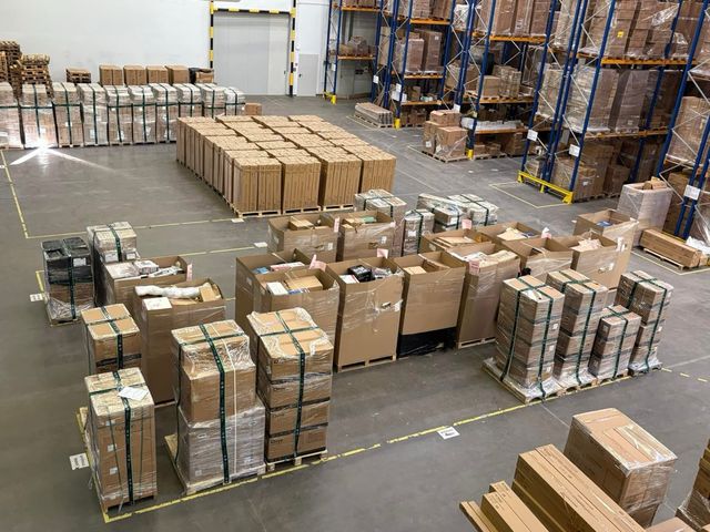 Lote Ropa y Calzado al por Mayor España