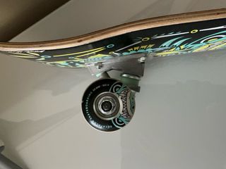 Tabla de skate infantil con diseño. Decathlon