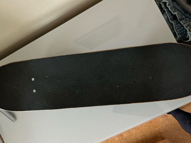 Tabla de skate infantil con diseño. Decathlon