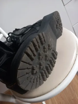 Botines tipo Dr. Martens negras con plataforma